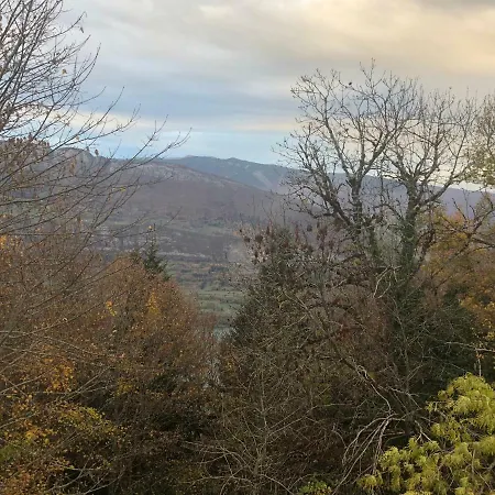 Du Bois Des Fugiers Homestay Ugine