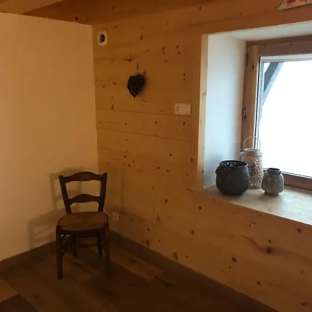 Du Bois Des Fugiers Homestay *